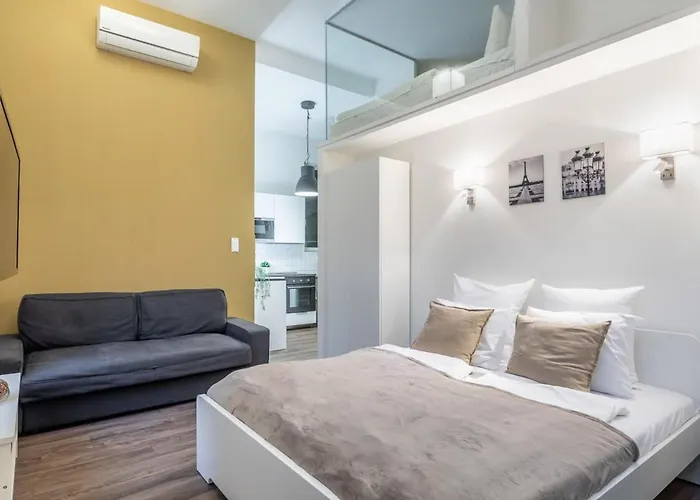 Charming Apartment At Central Location