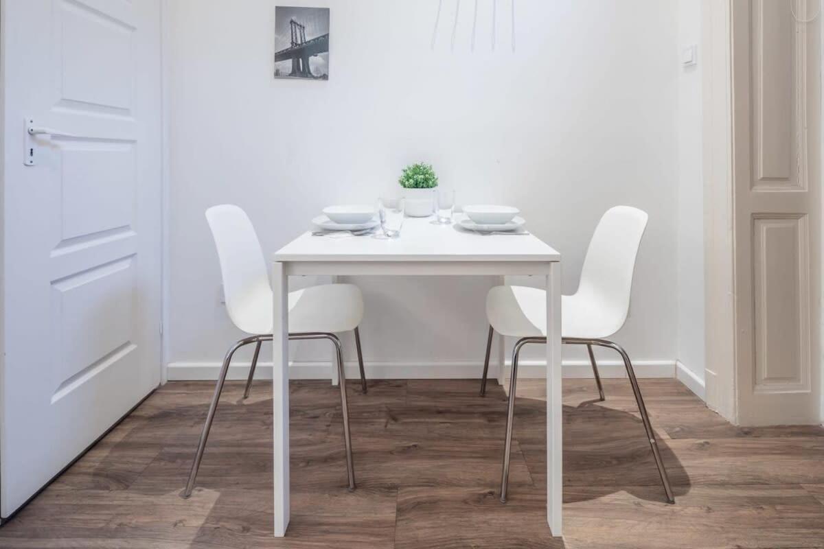 Appartement Charming At Location